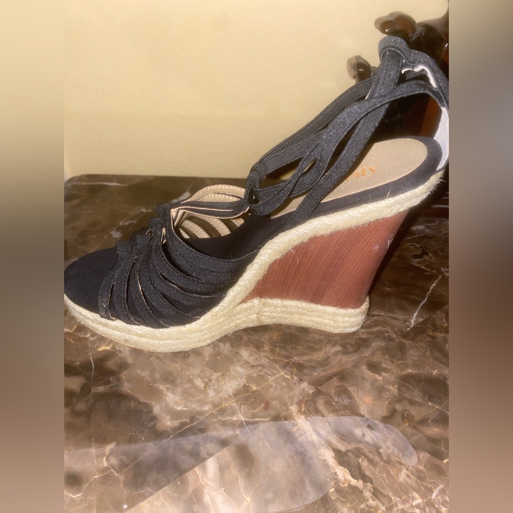 Levity Wedges